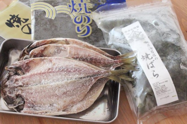 築地の海苔と魚の最高朝食セット